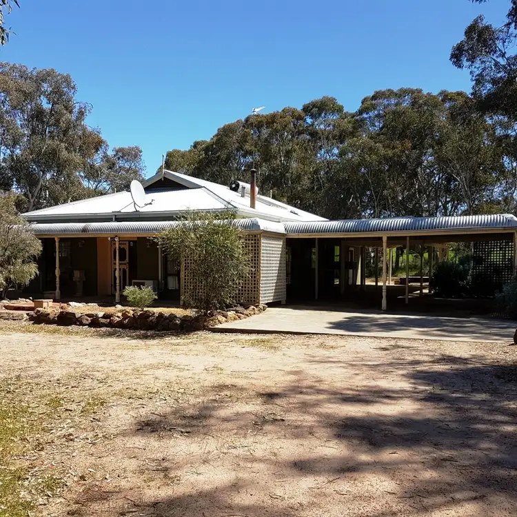341 Berry Brow Road, Bakers Hill WA 6562