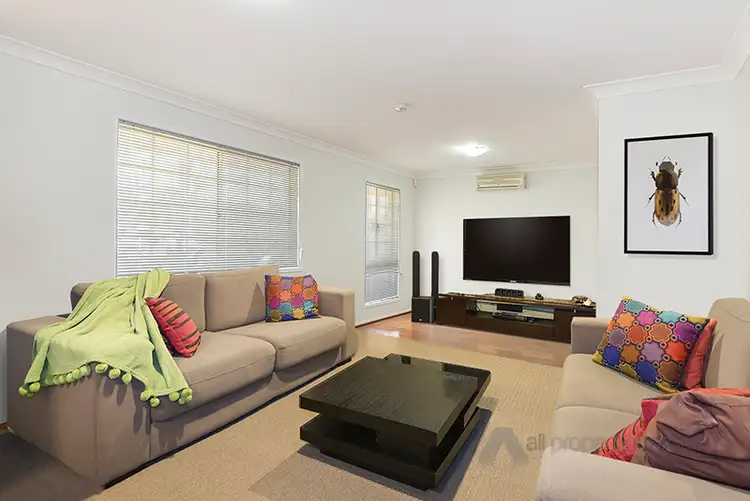 Fourth view of Homely house listing, 4 PANDANUS CT, Regents Park QLD 4118