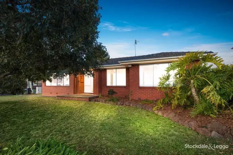 34 Woodstock Drive, Gladstone Park VIC 3043