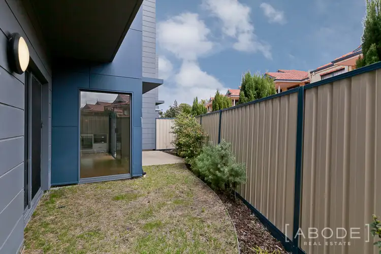 4/16 Bridges Road, Melville WA 6156