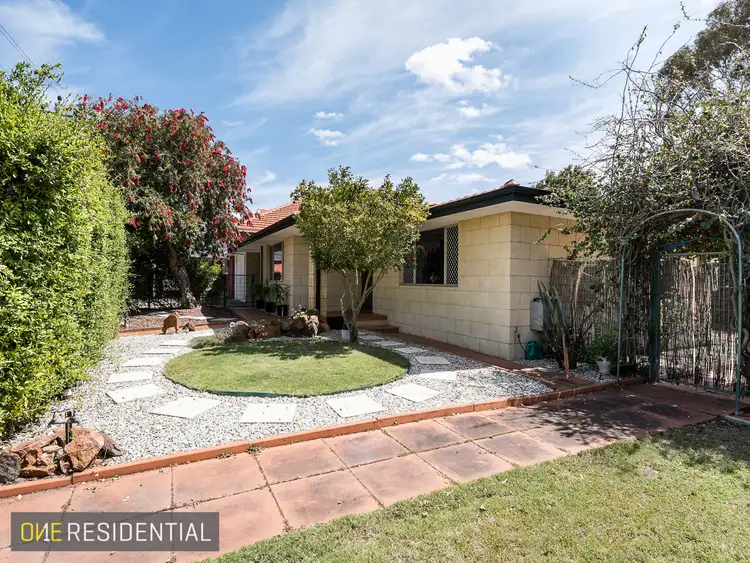 1A Cleopatra Street, Palmyra WA 6157