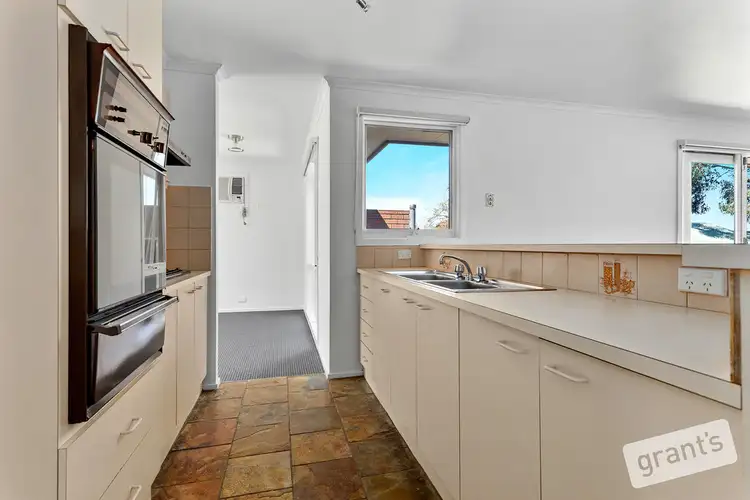 Fourth view of Homely house listing, 2 Pendula Court, Narre Warren VIC 3805