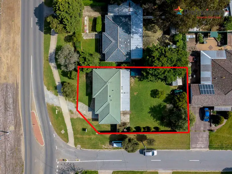 105 Eighth Rd, Armadale WA 6112