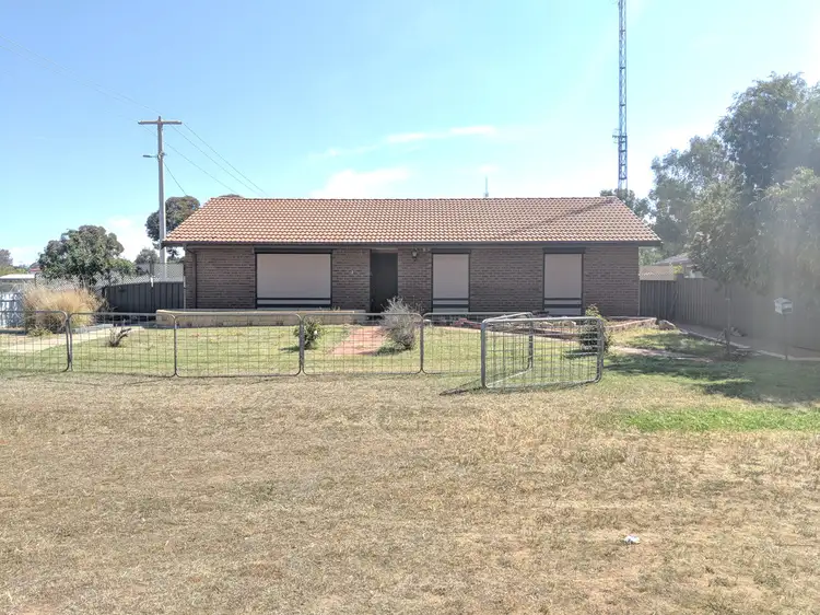 2 ROWE STREET, Ouyen VIC 3490