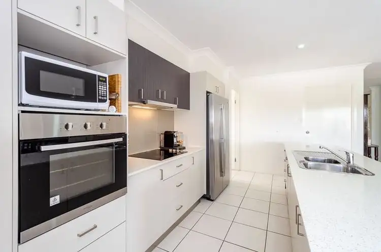 16 Orchard Drive, Kirkwood QLD 4680