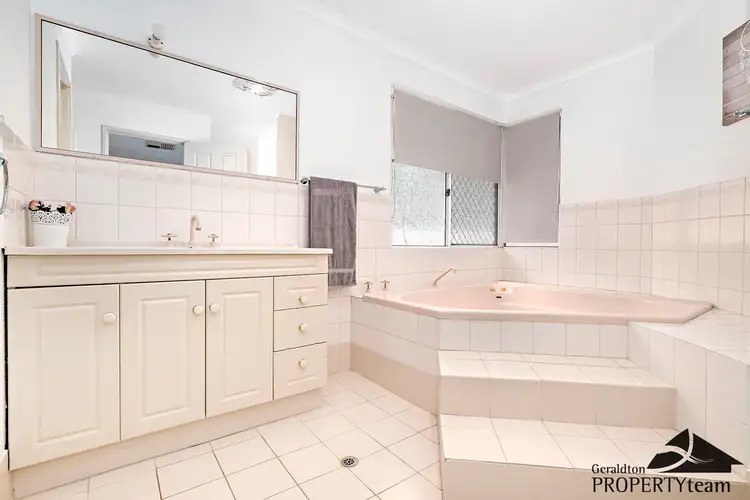 Seventh view of Homely house listing, 2 Ridgeway Close, Moresby WA 6530