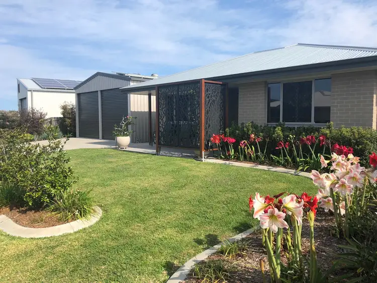 12 Callistemon Cresent, Tin Can Bay QLD 4580
