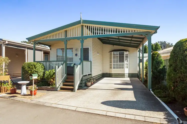 121 Callistemon Cres, Kanahooka NSW 2530