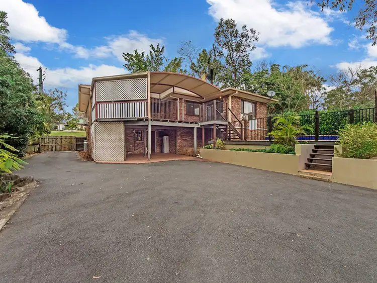 160 College Road, Karana Downs QLD 4306