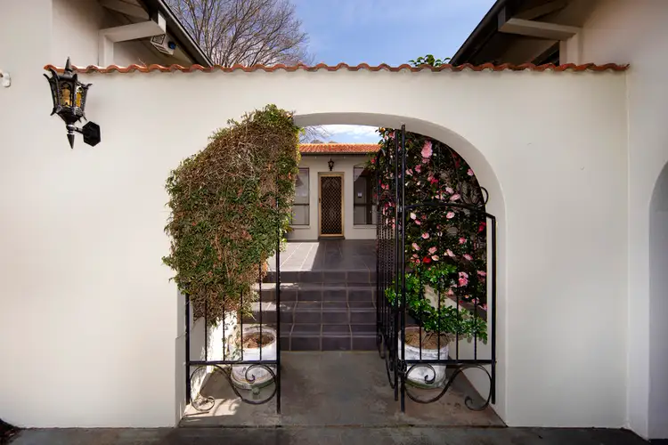 13 Fossey Street