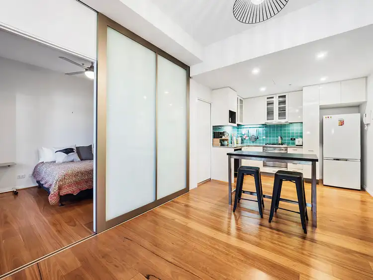 216/68 La Trobe Street