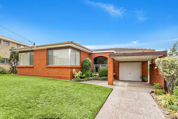 4 Dumbarton Pl, Engadine NSW 2233