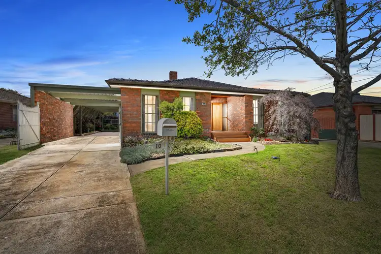 10 Dunbarton Avenue, Hoppers Crossing VIC 3029