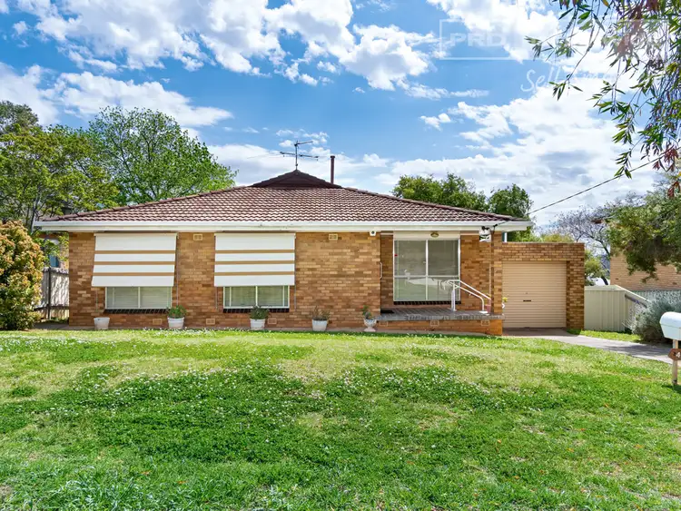 40 Mimosa Drive, Mount Austin NSW 2650