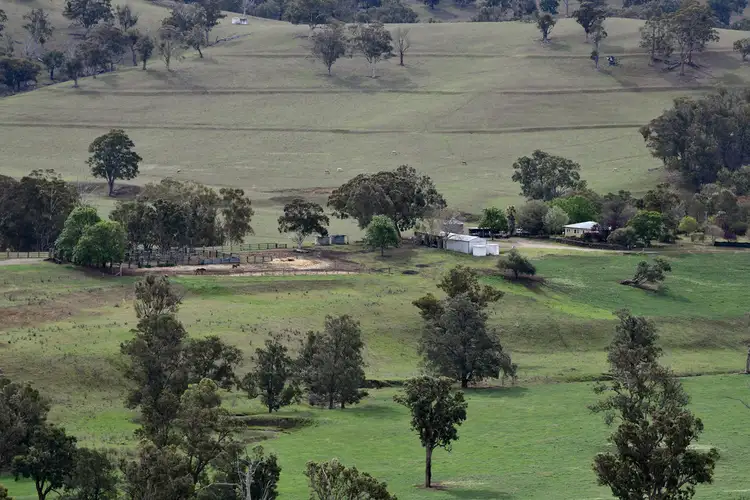 "Redlands" 221 Roseby's Road, Wallabadah NSW 2343