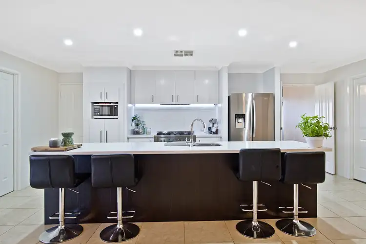 22 Whitemoss Turn, Waikiki WA 6169