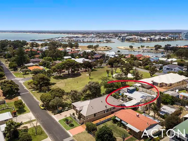 35b Peter Street, Halls Head WA 6210