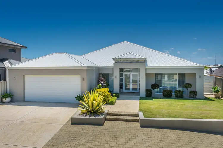 6 El Porto Way, Iluka WA 6028