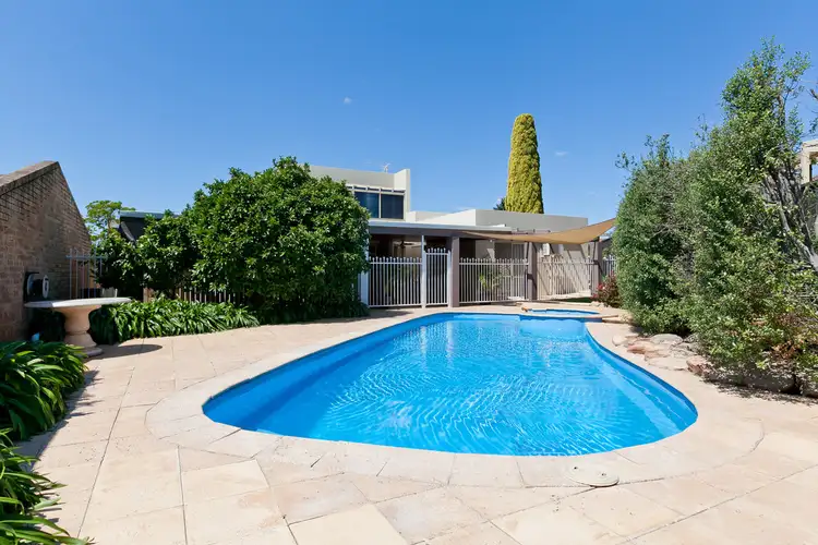 2 Pollard Place, Booragoon WA 6154