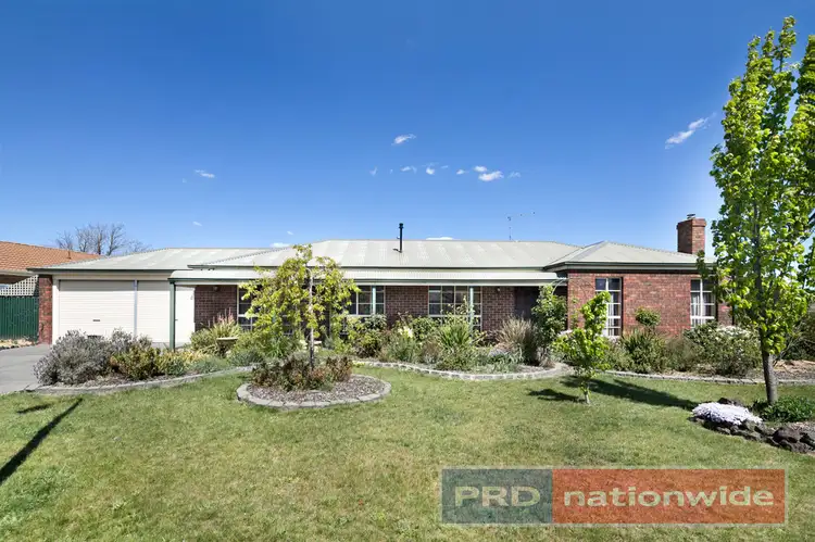 2 Shari Drive, Delacombe VIC 3356