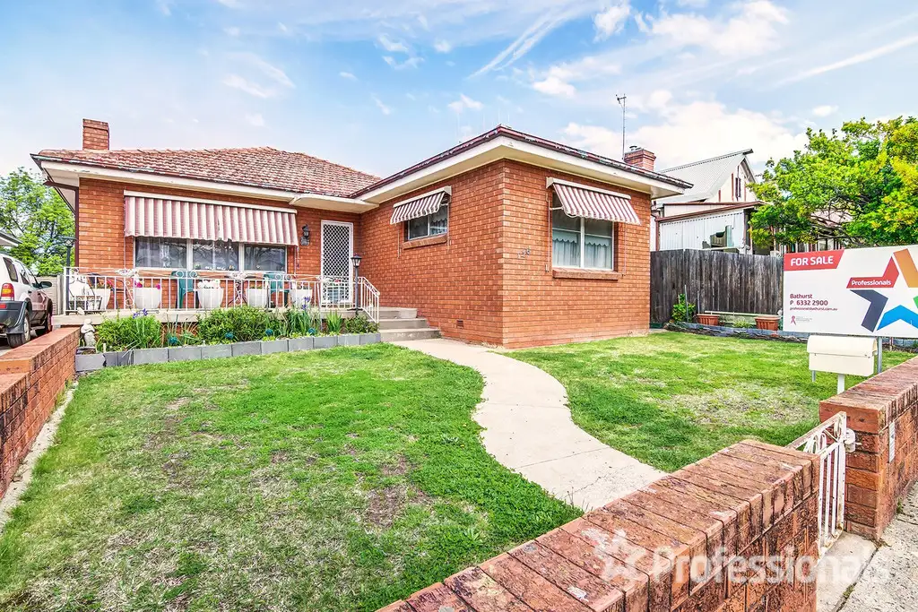 Main view of Homely house listing, 136 George Street, Bathurst NSW 2795