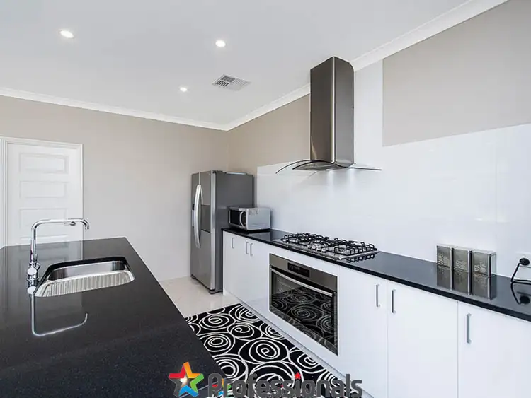 Seventh view of Homely house listing, 7 Pioneer Place, Birchmont WA 6214