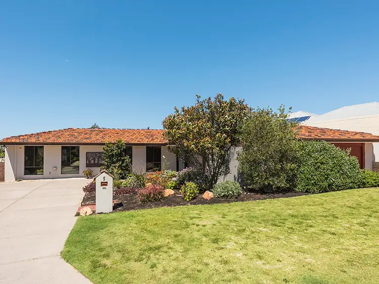 5 Robertson Court, Kingsley WA 6026