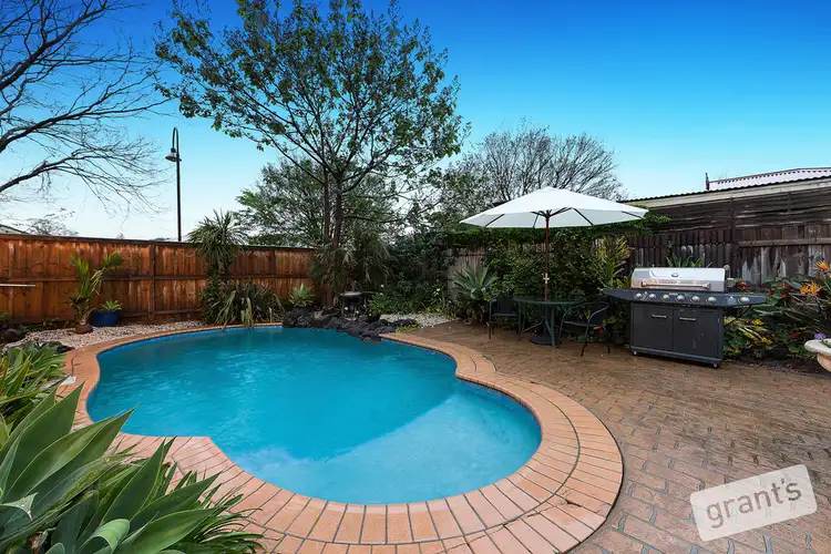 15 Sinatra Way, Cranbourne East VIC 3977