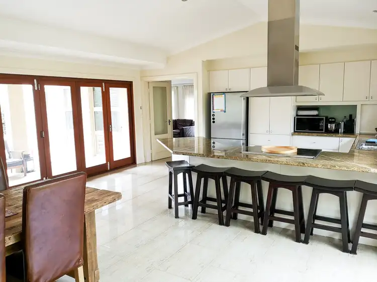 7 Illoura Lane