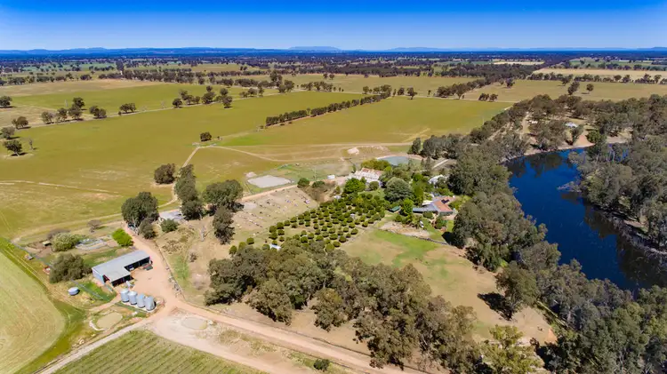 404 Buckingham Road, Norong VIC 3682