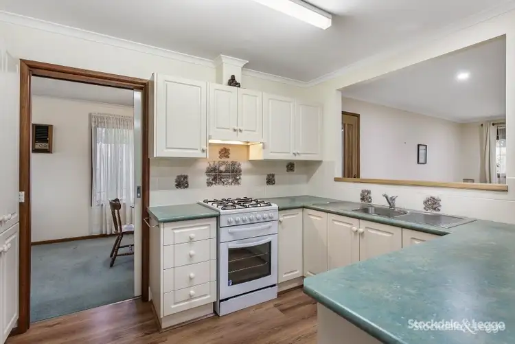 Second view of Homely house listing, 8 Oakwood Court, Narre Warren VIC 3805
