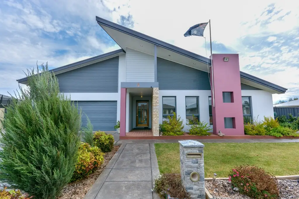 Main view of Homely house listing, 4 Ellendon Place, Leeton NSW 2705