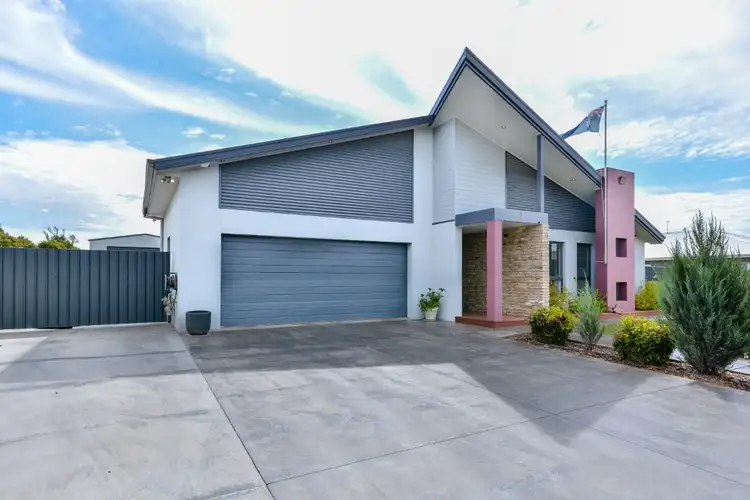 Second view of Homely house listing, 4 Ellendon Place, Leeton NSW 2705