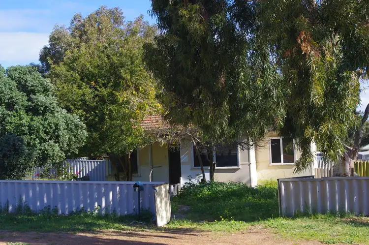 1 Houtman Street, Wonthella WA 6530