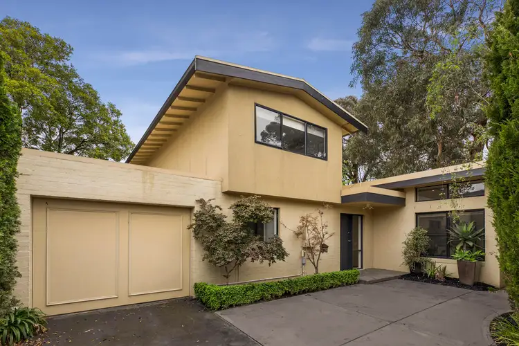2/15 Boronia Grove, Doncaster East VIC 3109