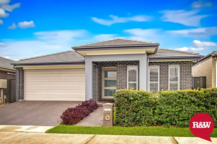 33 Sinclair Parade, Jordan Springs NSW 2747