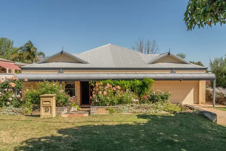 9 Long Street, Beaconsfield WA 6162