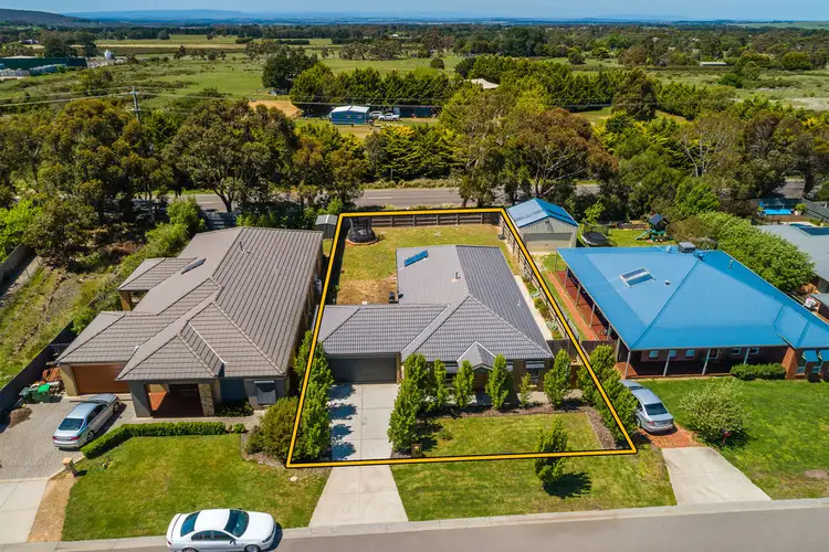 18 Mt. Vista Close, New Gisborne VIC 3438