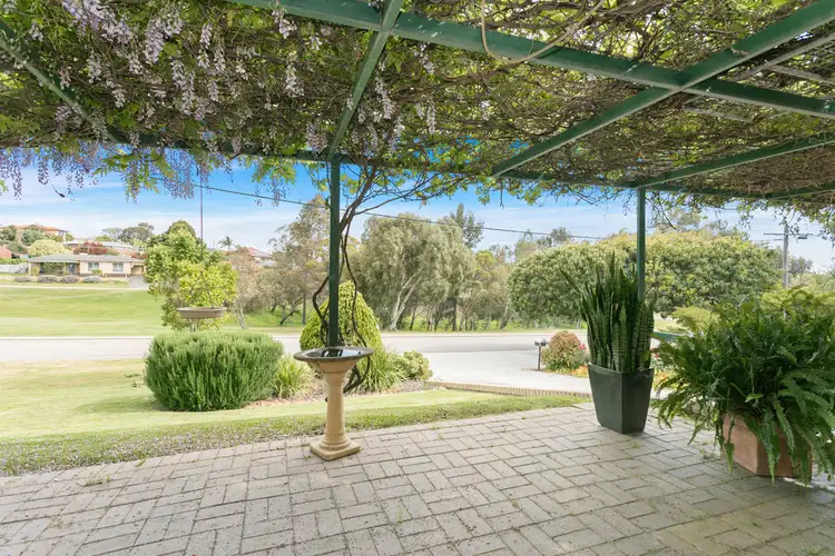 23 Chartwell Way, Swan View WA 6056
