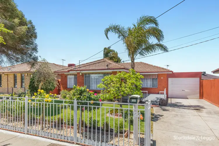 122 Carrick Drive, Gladstone Park VIC 3043