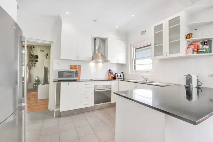 4 Lee Avenue, Beverly Hills NSW 2209