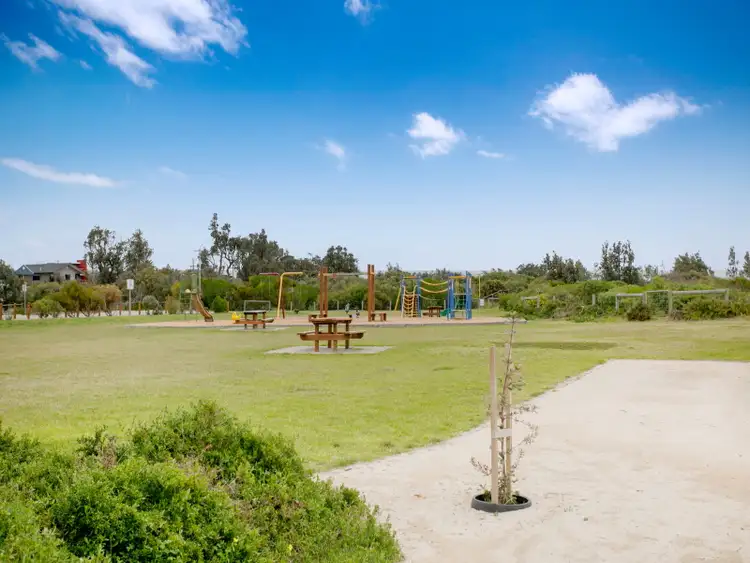 Fifth view of Homely house listing, 14 Kinlora Drive, Somerville VIC 3912