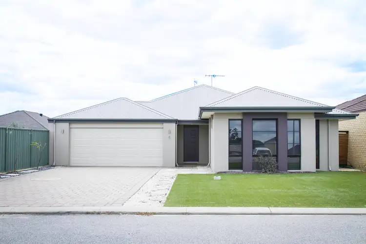 8 Ailette Elbow, Wattle Grove WA 6107