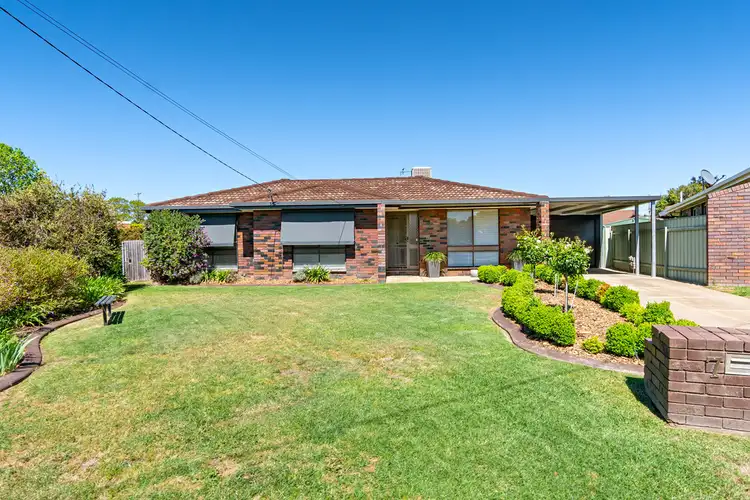 7 Giles Place, Lake Albert NSW 2650