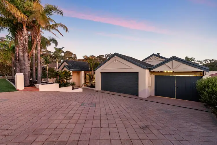 3 Wooding Avenue, Woodcroft SA 5162