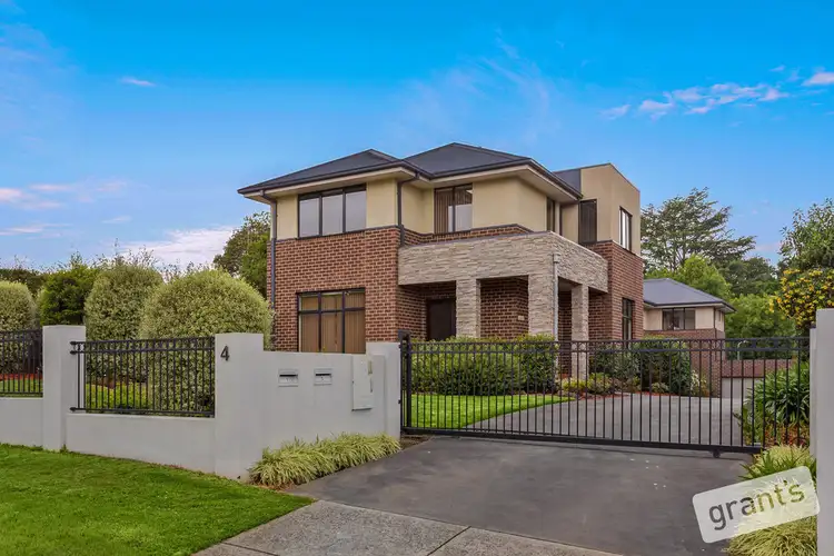1/4 Harkaway Road, Berwick VIC 3806