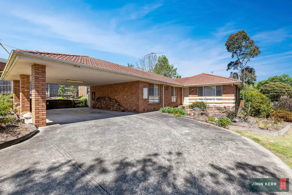 Main view of Homely house listing, 5 Leonis Court, Moe VIC 3825