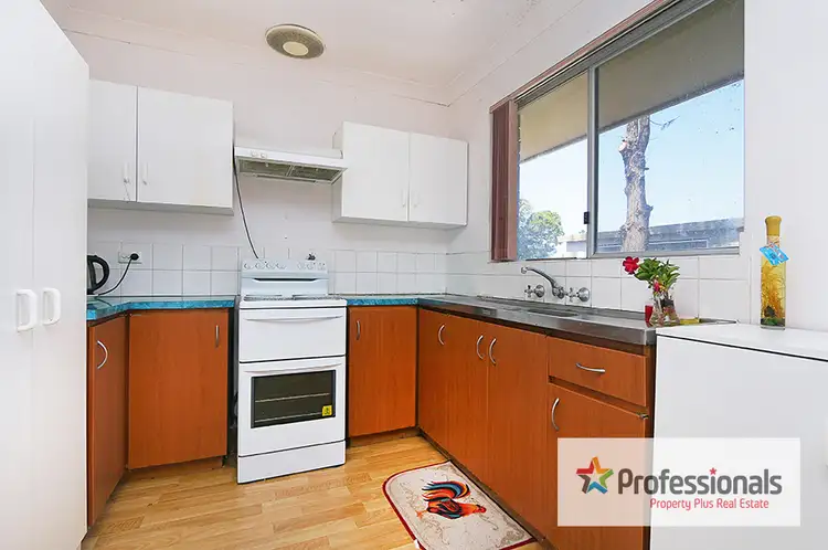 22 Oriole Way, Thornlie WA 6108