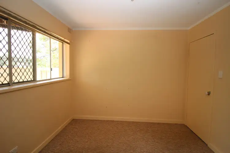 Fifth view of Homely unit listing, 2/9 Gamble Place, Orelia WA 6167