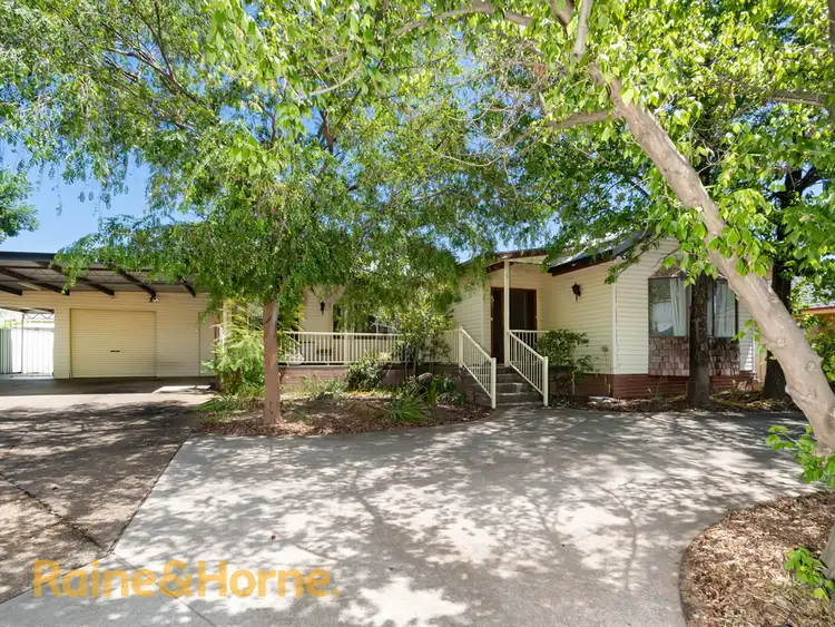 4 Plumpton Road, Kooringal NSW 2650